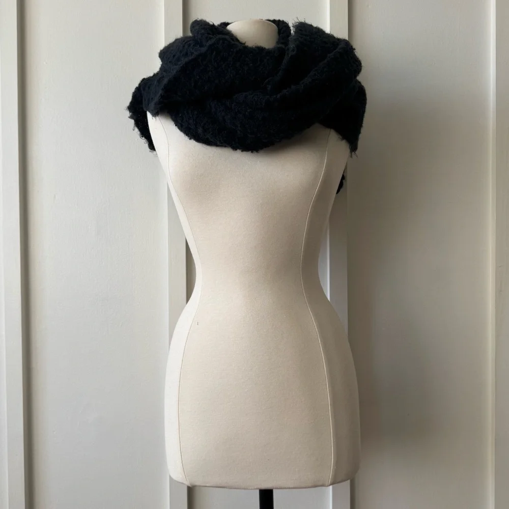 Cozy Black Bouclé Shawl Wrap – One Size - Picture 2 of 5